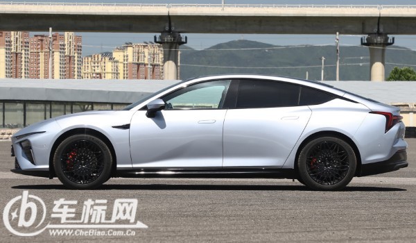 哪吒s分期首付多少錢(qián) 分期首付5萬(wàn)(36期月供4176元)