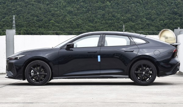 長(zhǎng)安uni-v首付最低多少 首付最低花費(fèi)3萬(wàn)元(36期月供2276元)