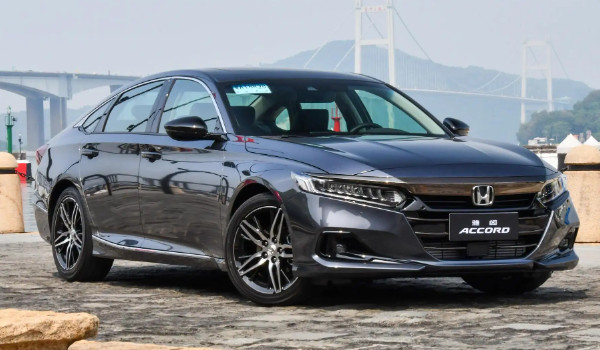 雅閣2022落地價(jià)明細(xì) 雅閣落地17萬(wàn)(新車(chē)售價(jià)15萬(wàn))