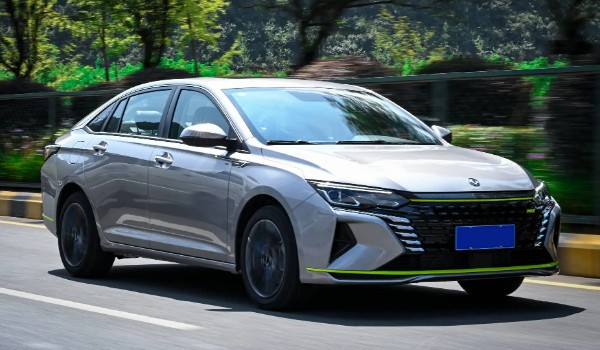 風神奕炫max分期多少錢 分期首付2萬(36期月供1963元)