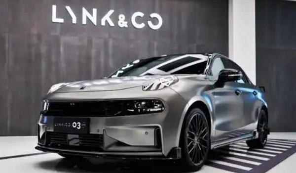 領(lǐng)克03分期一個月多少錢 一個月要交4155元(首付花費(fèi)5萬)