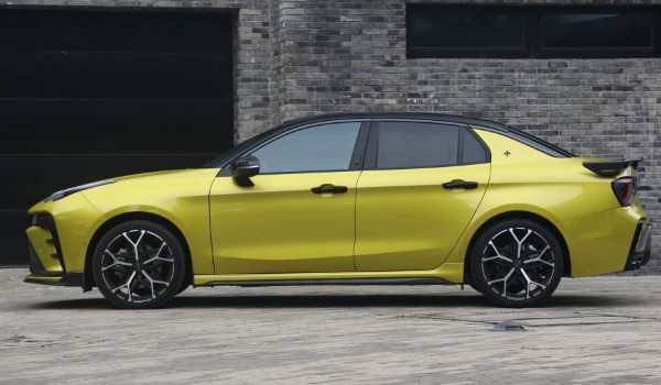 領(lǐng)克03分期一個月多少錢 一個月要交4155元(首付花費(fèi)5萬)