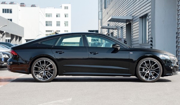 新款?yuàn)W迪a7實(shí)測(cè)油耗多少 百公里油耗實(shí)測(cè)10.9L(一公里消耗9毛錢(qián))