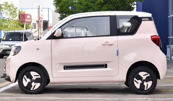 北汽元寶價(jià)格配置 北汽元寶新車售價(jià)4.19萬(wàn)(空間不錯(cuò))