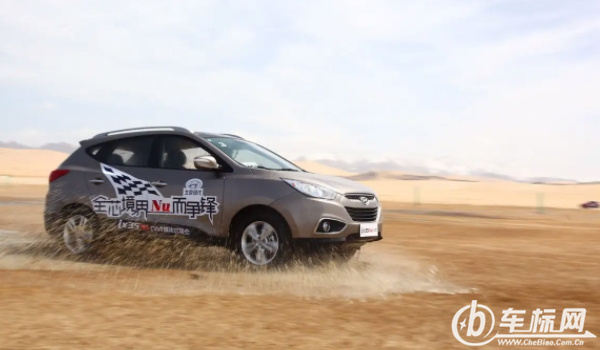 兩驅和四驅的區(qū)別 驅動輪有所不同（四驅版本行駛更加穩(wěn)定）