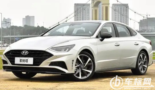 現(xiàn)代索納塔發(fā)動機(jī)怎么樣 輸出馬力可達(dá)240匹(搭載兩款發(fā)動機(jī))