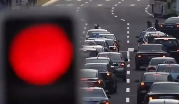 闖紅燈100%能被拍下嗎 存在一定幾率的不確定性（無(wú)法保證準(zhǔn)確拍攝）
