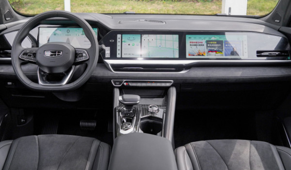 領(lǐng)克05和星越L怎么選 領(lǐng)克05馬力可達265匹(星越L車身長達4.7米)