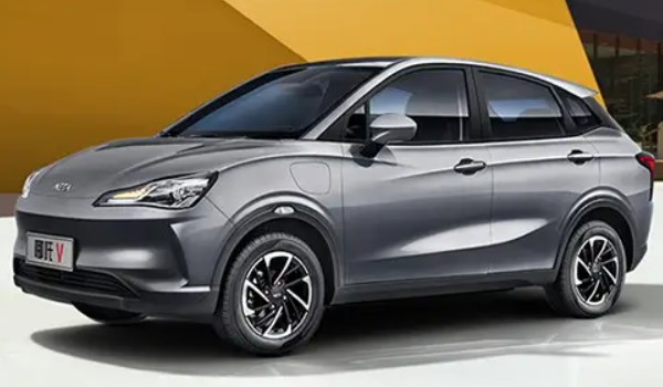 哪吒v2022款電動(dòng)汽車報(bào)價(jià) 2022款哪吒v售價(jià)7萬(wàn)(落地8萬(wàn))