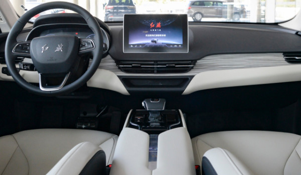 紅旗eqm5分期多少錢 分期首付6萬(wàn)(36期月供4270元)