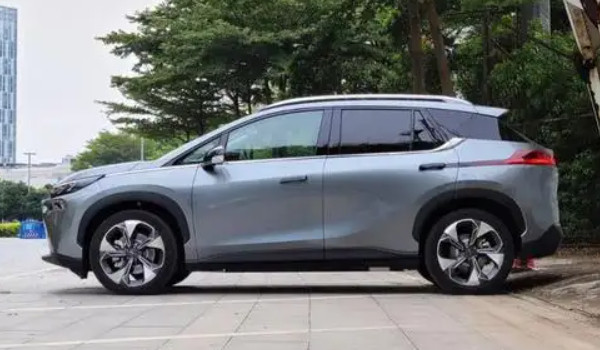 suv純電動汽車排行榜 元plus售價13萬排第一(月銷量可達20418輛)