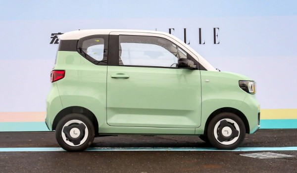 宏光五菱mini 2022款價(jià)格 2022款宏光mini售價(jià)3萬(wàn)(落地3萬(wàn))