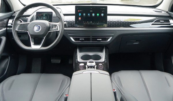 比亞迪秦plus多少錢一輛 2021款秦plus售價(jià)13萬(落地價(jià)14萬)