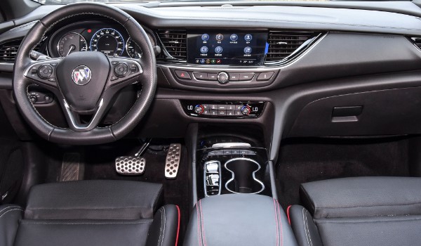 別克君威油耗多少真實(shí)油耗 百公里油耗8.3L(油耗一公里6毛錢(qián))