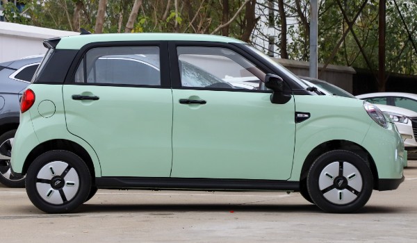 凌寶box分期首付多少錢 分期首付1萬(wàn)(36期月供1166元)