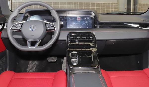 零跑s01汽車報(bào)價(jià)及圖片 2021款零跑s01售價(jià)13萬一輛