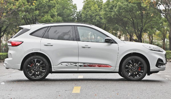 福特銳際油耗多少真實油耗 百公里油耗9.9L(一公里消耗7毛錢)