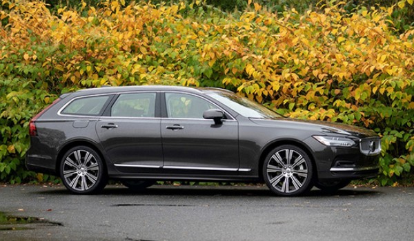 沃爾沃v90和途銳哪個(gè)好 途銳馬力可達(dá)340匹(v90車身長達(dá)4.9米)