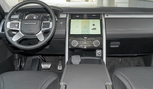 路虎發(fā)現(xiàn)怎么樣值得買嗎 輸出馬力可達(dá)300匹(油耗實(shí)測(cè)12.1L)