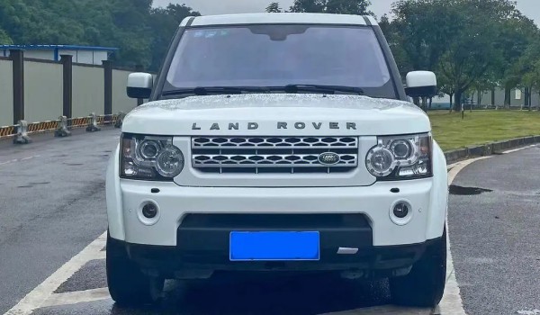 路虎發(fā)現(xiàn)怎么樣值得買嗎 輸出馬力可達(dá)300匹(油耗實(shí)測(cè)12.1L)