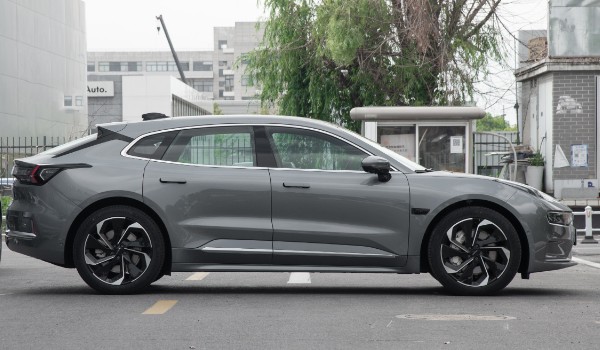 極氪001 2023款售價(jià)多少 2023款極氪001售價(jià)30萬(分期首付9萬)