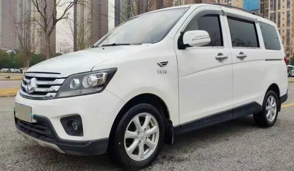 五菱宏光s和歐諾s哪個好 歐諾s動力強(qiáng)(配置功能豐富)