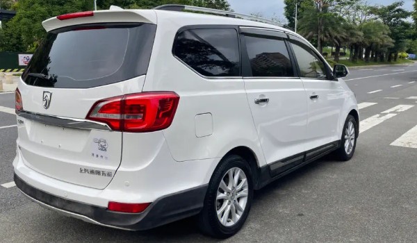 寶駿730自動(dòng)擋七座價(jià)格多少錢 730七座自動(dòng)擋9萬(落地價(jià)10萬)