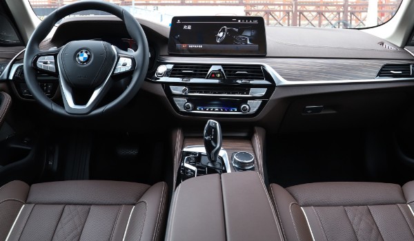 寶馬6系和5系哪個好 寶馬6系動力更強(qiáng)(寶馬5系配置豐富)