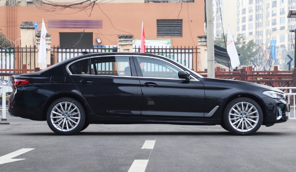 寶馬6系和5系哪個好 寶馬6系動力更強(qiáng)(寶馬5系配置豐富)