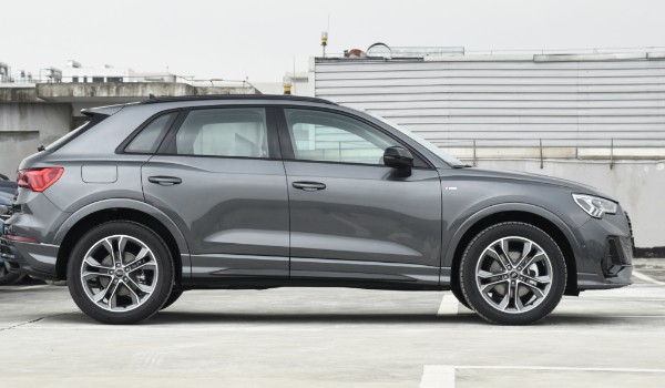 奧迪q3新款價格2023款多少錢 2023款q3售價27萬(落地價31萬)