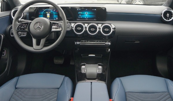 奔馳a級和寶馬1系哪個(gè)好 寶馬1系動(dòng)力更強(qiáng)(a級車身長達(dá)4.6米)