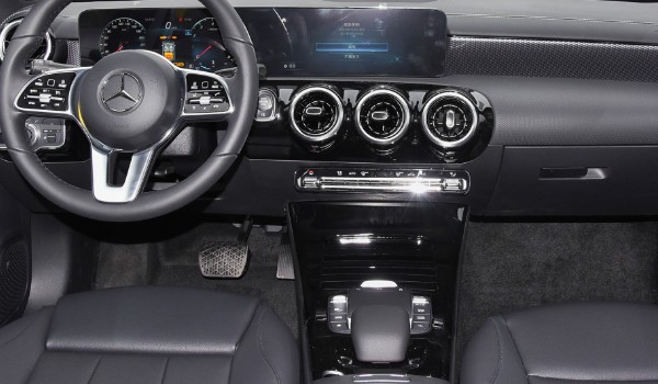 奔馳a級(jí)車值得買嗎 油耗實(shí)測7.9L(馬力可達(dá)163匹)