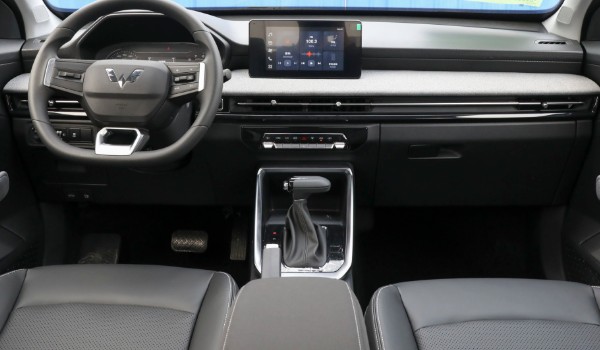 五菱星馳和寶駿510怎么選 五菱星馳動力強(qiáng)(車身長達(dá)4.3米)