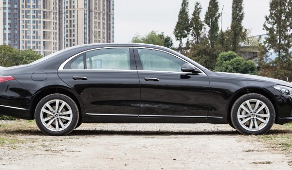 奔馳s油耗多少真實(shí)油耗多少 油耗實(shí)測(cè)12.2L(油耗一公里9毛錢)