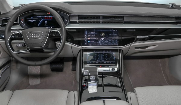 奔馳s級(jí)和奧迪a8哪個(gè)好 奧迪a8動(dòng)力更強(qiáng)(配置功能豐富)