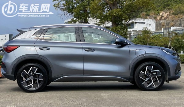 元plus和海豚哪個更值得買 元plus車身長達(dá)4.4米(配置豐富)