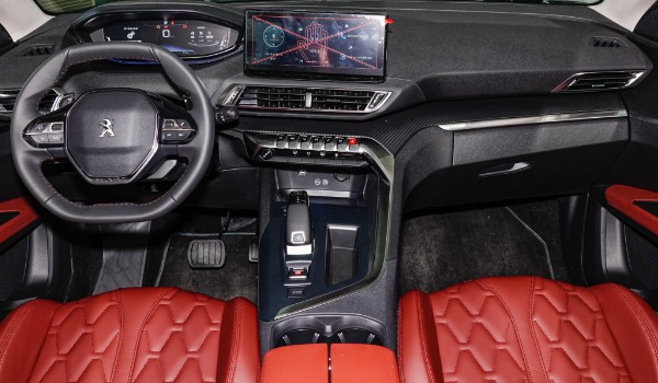 標(biāo)致4008分期首付多少 分期首付5萬(wàn)(36期月供3505元)