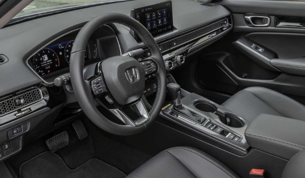 現(xiàn)代菲斯塔和思域哪個好 菲斯塔動力更強(qiáng)(思域配置豐富)