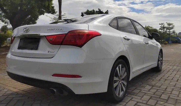 現(xiàn)代名圖和大眾速騰哪個(gè)好 速騰動力強(qiáng)(配置功能豐富)