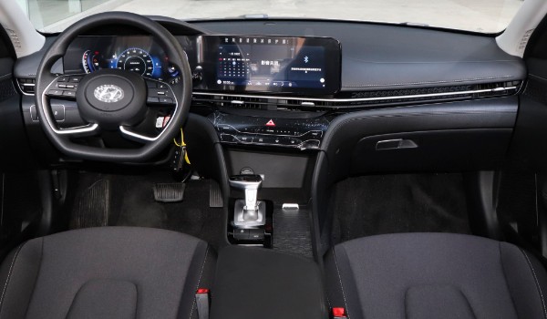 現(xiàn)代名圖安全性怎么樣 駕駛輔助功能豐富(主動(dòng)安全配置齊全)