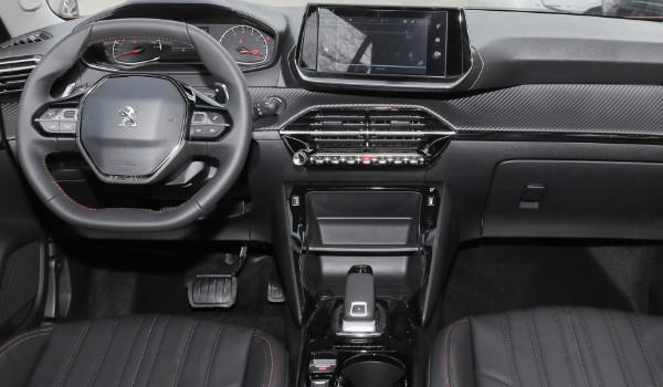 東風(fēng)標(biāo)致2008報(bào)價(jià)及圖片 新車(chē)售價(jià)9萬(wàn)一輛(二手價(jià)5萬(wàn))