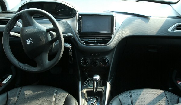 標(biāo)致2008這款車如何 油耗實(shí)測6.5L(馬力可達(dá)136匹)