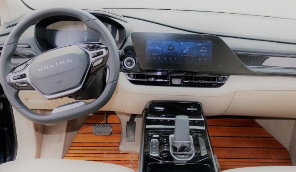 五菱凱捷和五菱佳辰哪個(gè)好 佳辰動(dòng)力強(qiáng)(凱捷車長(zhǎng)4.8米)