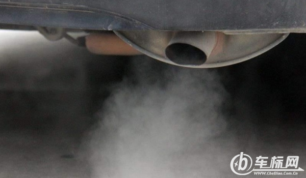 汽車尾氣超標(biāo)怎么解決 更換火花塞、三元催化器、清理進(jìn)排氣系統(tǒng)