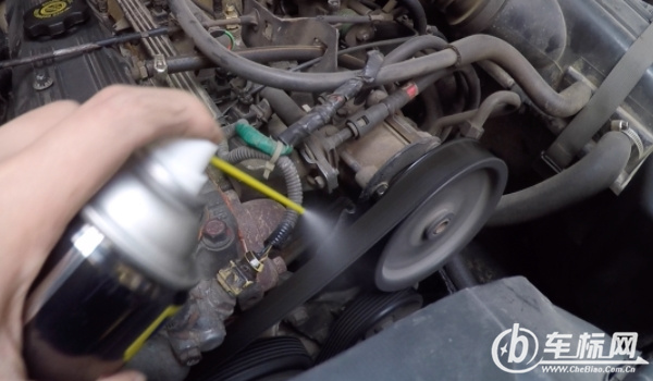 發(fā)動機皮帶吱吱響是怎么回事 皮帶松緊故障、緊張輪失效、震動劇烈