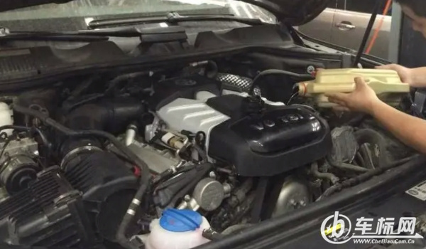 汽車大保養(yǎng)做些什么項目 更換機(jī)油、三濾、變速箱潤滑油、火花塞等