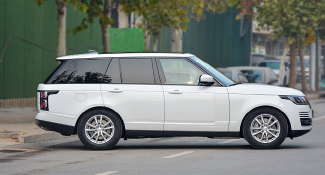 路虎攬勝2022款報價及圖片，售價區(qū)間142.8萬-332.8萬元