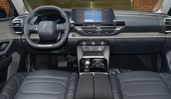 凡爾賽c5x分期首付多少錢 分期首付4萬(36期月供3422元)