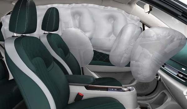 凡爾賽c5x有幾個氣囊 搭載了6個氣囊(安全性很高)