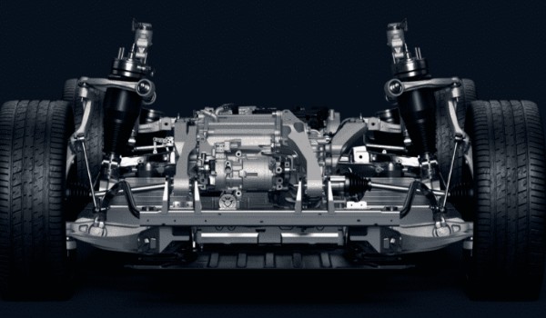 蔚來ec7配置參數(shù)如何 車長(zhǎng)4.9米(續(xù)航可達(dá)635km)